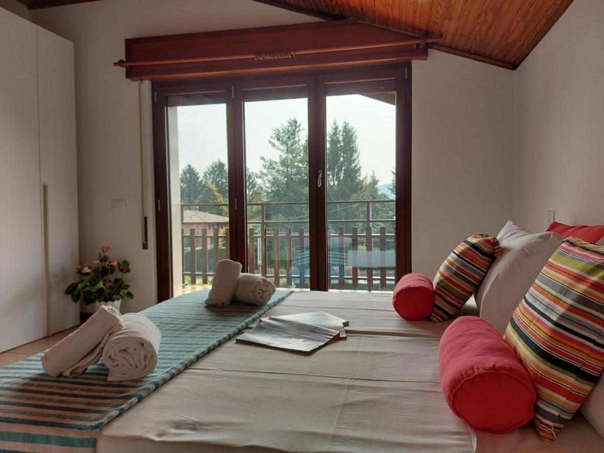 Bnbook Casa Dei Peschi - Lago Di Monate Cadrezzate Buitenkant foto