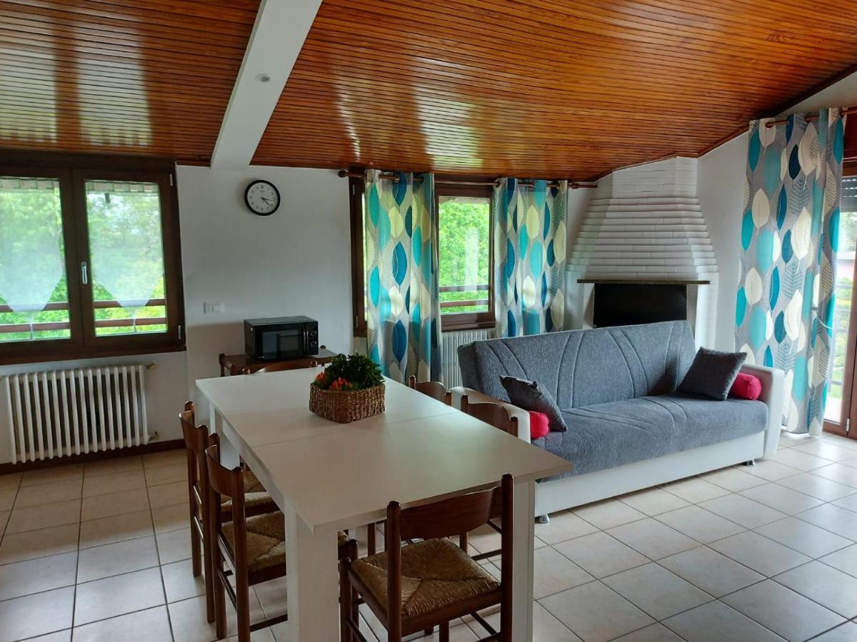Bnbook Casa Dei Peschi - Lago Di Monate Cadrezzate Buitenkant foto