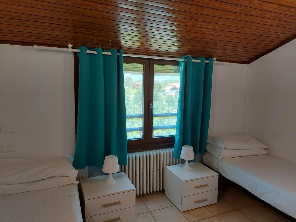 Bnbook Casa Dei Peschi - Lago Di Monate Cadrezzate Buitenkant foto